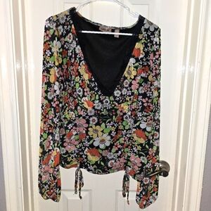 Floral Top with lace trim